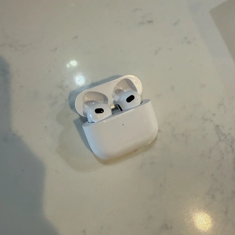 Apple Wireless Earbuds with Charging Case - White